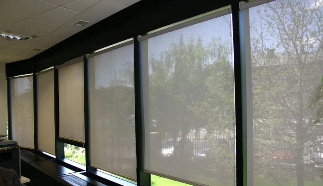 Jak dobrać rozmiar rolety do okna, aby uniknąć błędów w pomiarach Jak dobrać rozmiar rolety do okna, aby uniknąć błędów w pomiarach