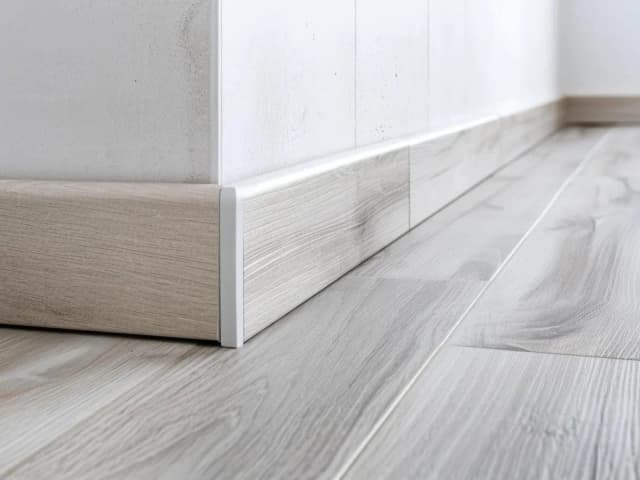 Jak ciąć listwy przypodłogowe plastikowe: proste triki i narzędzia Jak ciąć listwy przypodłogowe plastikowe: proste triki i narzędzia