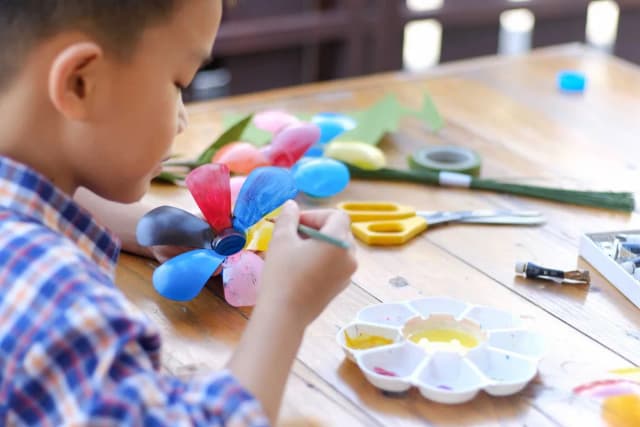 Jakimi farbami malować plastik, aby uzyskać trwały efekt? Jakimi farbami malować plastik, aby uzyskać trwały efekt?