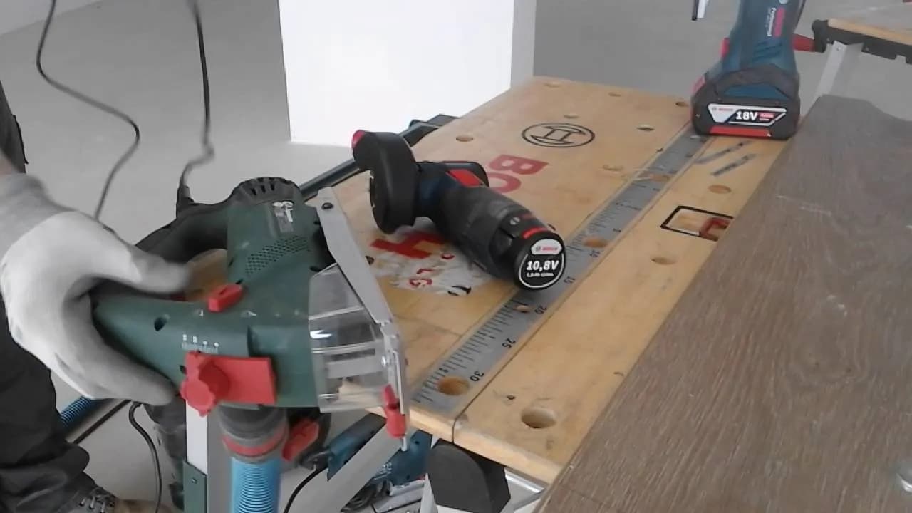 Czym przycinać panele? Odkryj najlepsze narzędzia i techniki Czym przycinać panele? Odkryj najlepsze narzędzia i techniki